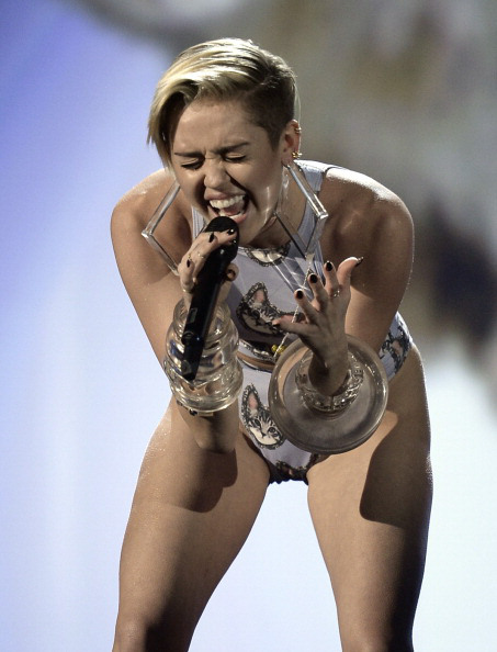 miley-amas